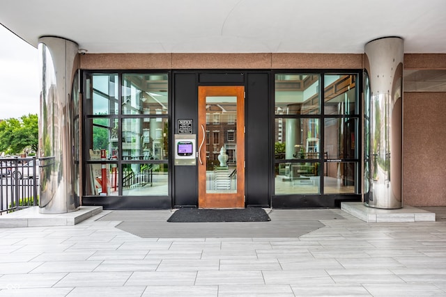 225 N New Jersey St Unit 52, Indianapolis, IN 46204 - view of exterior entry