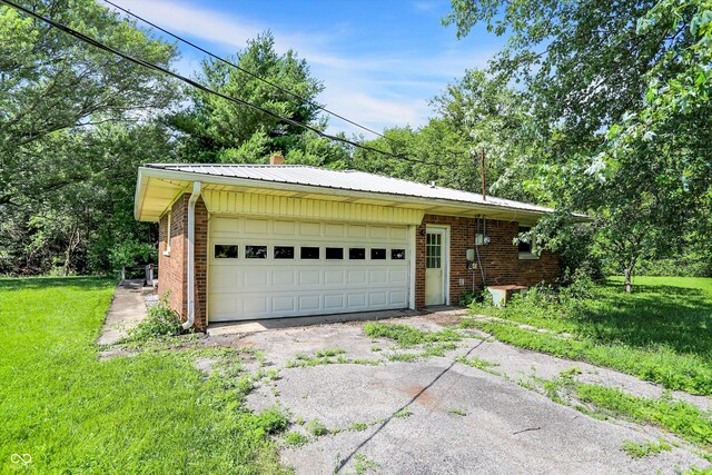 10159 Hodge Rd, Clayton, IN 46118 - view of detached garage