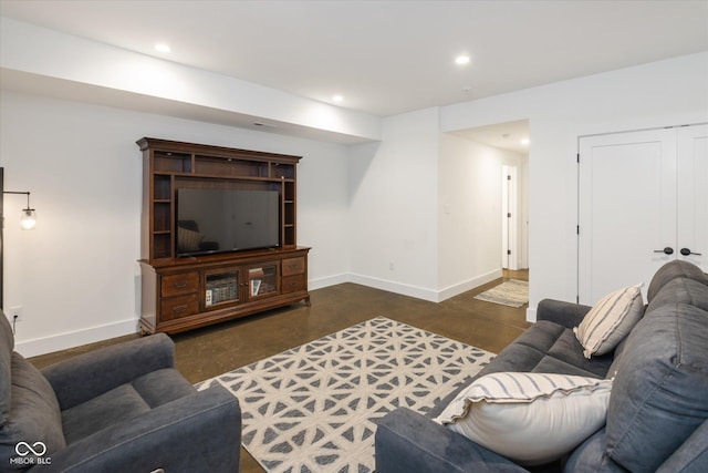 1905 N Alabama St, Indianapolis, IN 46202 - living area featuring recessed lighting and baseboards