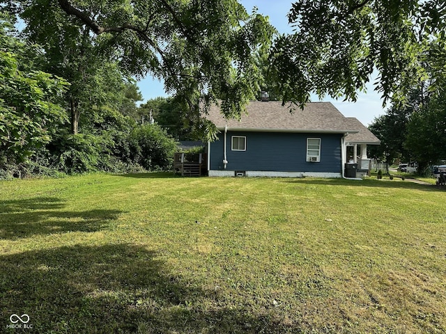 1810 N Parker Ave, Indianapolis, IN 46218 - rear view of property with a lawn