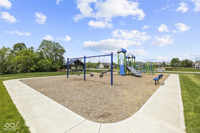 4999 Hummingbird Dr, Brownsburg, IN 46112 - communal playground with a yard