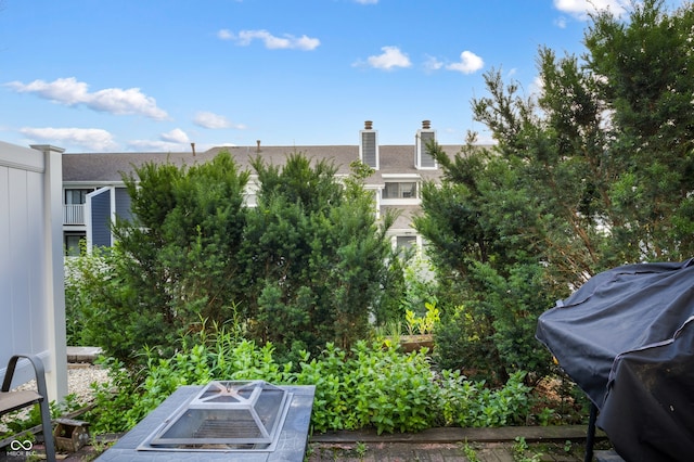 9525 Longwell Dr, Indianapolis, IN 46240 - view of yard featuring a garden