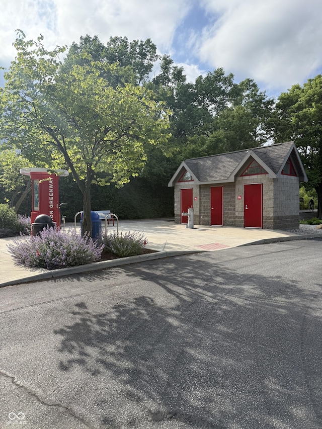 9525 Longwell Dr, Indianapolis, IN 46240 - view of front of property with stone siding