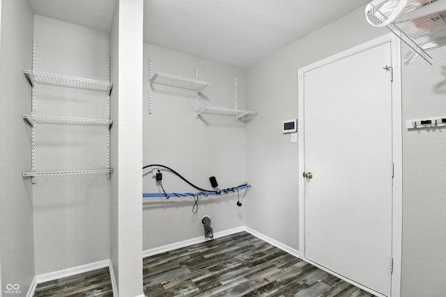 1236 N Aberdeen Dr, Franklin, IN 46131 - laundry area featuring wood finished floors and baseboards