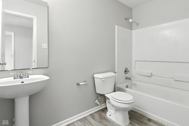 1236 N Aberdeen Dr, Franklin, IN 46131 - full bathroom featuring wood finished floors and shower / tub combination