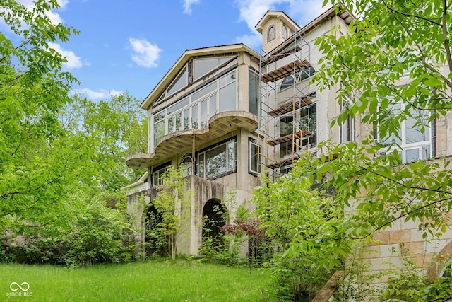 4945 S 100 E, Lafayette, IN 47909 - view of front of house with a balcony