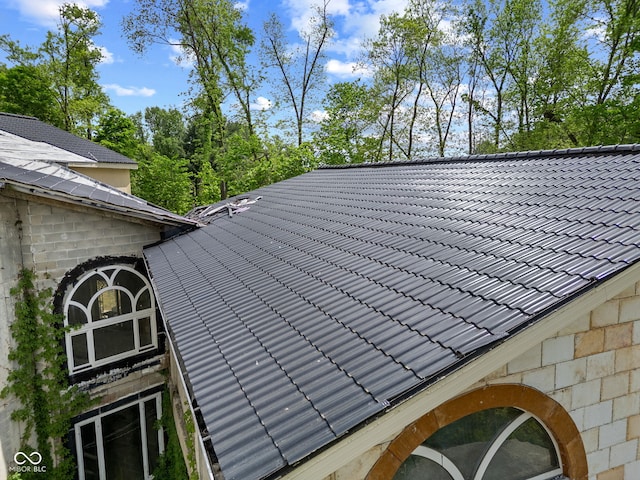 4945 S 100 E, Lafayette, IN 47909 - exterior view of a tile roof