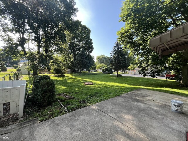 1900 S 25th St, Terre Haute, IN 47802 - view of yard with a patio area