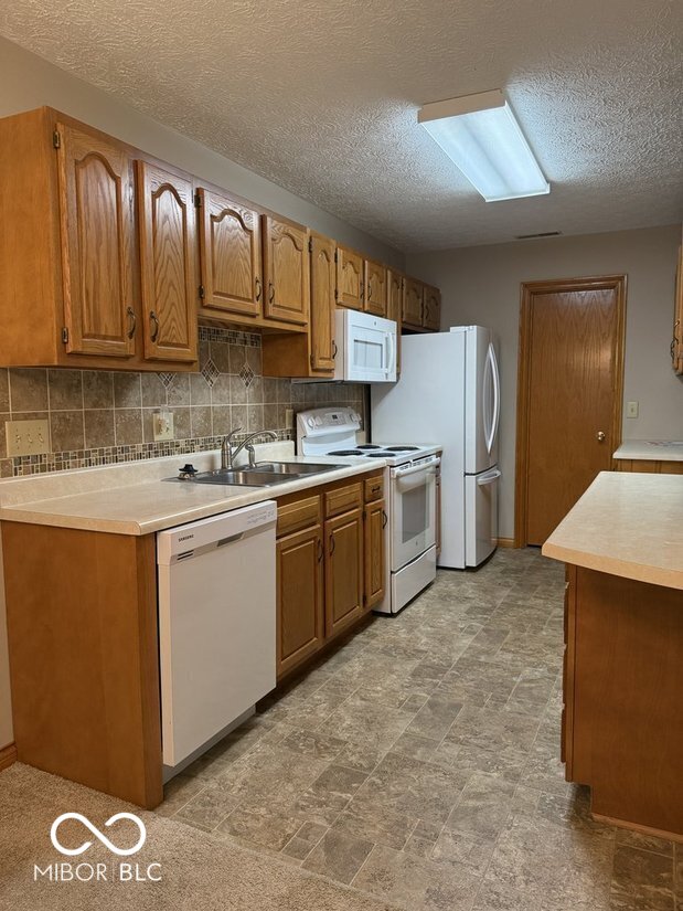 989 Plaza Dr, Martinsville, IN 46151 - photo 9