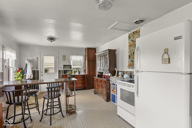 9030 E 700 S, Elizabethtown, IN 47232 - kitchen featuring white appliances