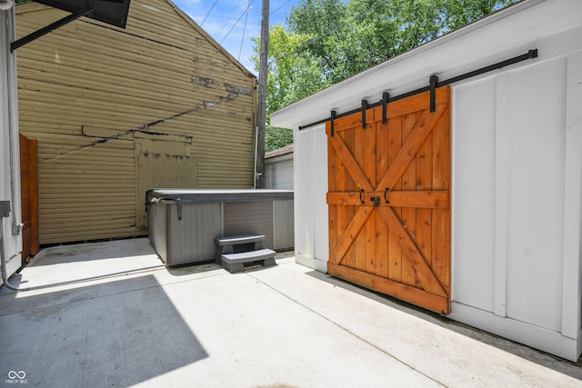 934 Calvary St, Indianapolis, IN 46203 - view of patio with a hot tub