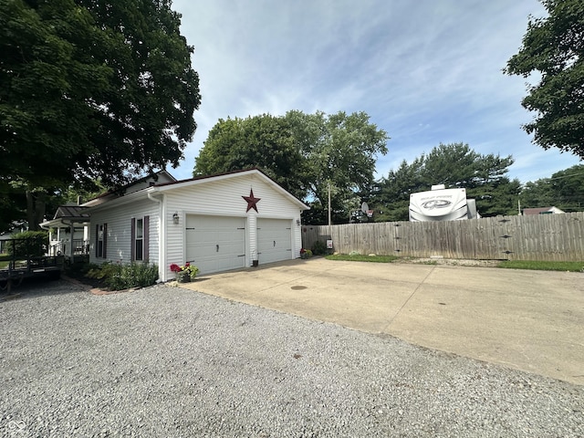208 10th St, Covington, IN 47932 - view of garage