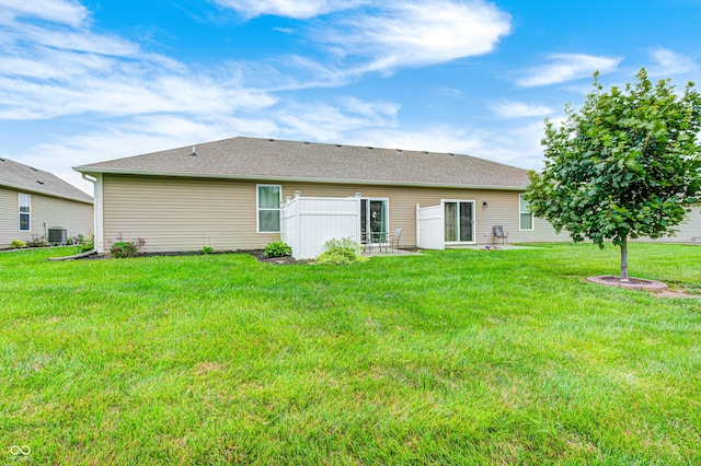 1331 Mccormicks Cir, Danville, IN 46122 - back of property featuring a lawn