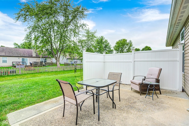 1331 Mccormicks Cir, Danville, IN 46122 - view of patio