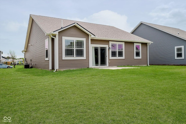6644 Aberdeen Dr, Mccordsville, IN 46055 - back of house featuring a yard