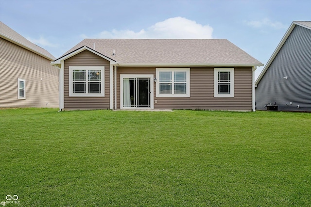 6644 Aberdeen Dr, Mccordsville, IN 46055 - rear view of house with a lawn