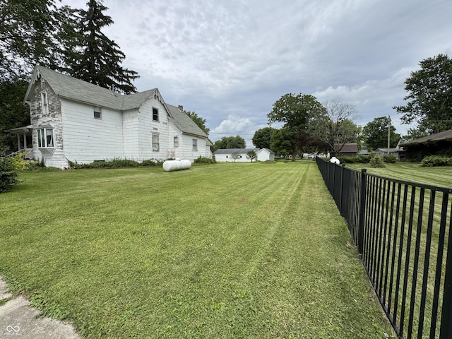 401 S W St, Kempton, IN 46049 - view of yard