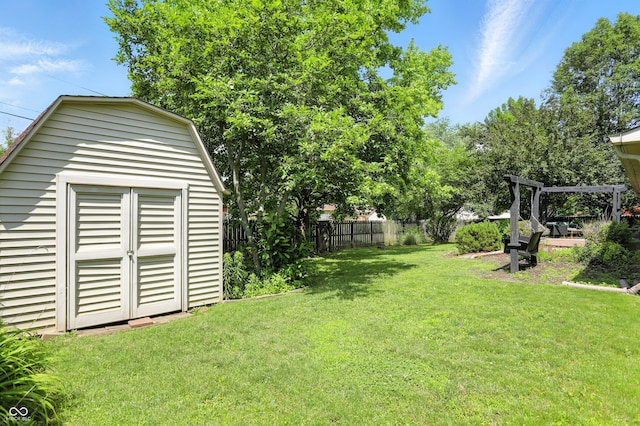 610 Front Royal Dr, Indianapolis, IN 46227 - fenced backyard featuring a storage shed