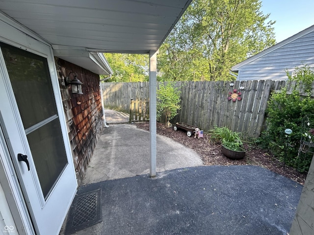 1908 Tennyson Dr, Clarksville, IN 47129 - view of patio / terrace