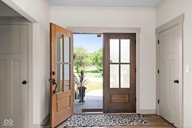 320 Briar Hill Dr, Whiteland, IN 46184 - entrance foyer featuring light wood finished floors and baseboards