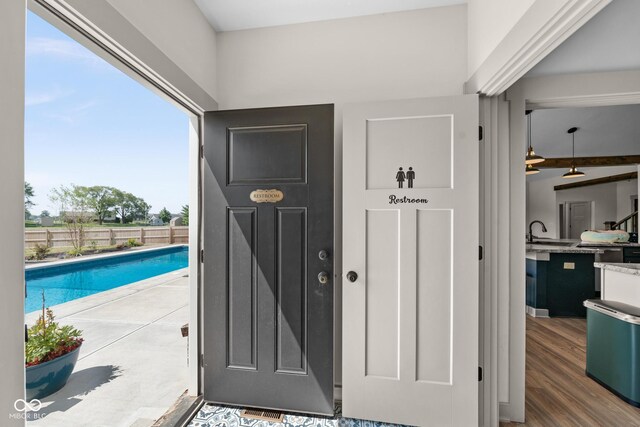 320 Briar Hill Dr, Whiteland, IN 46184 - doorway to property featuring a sink