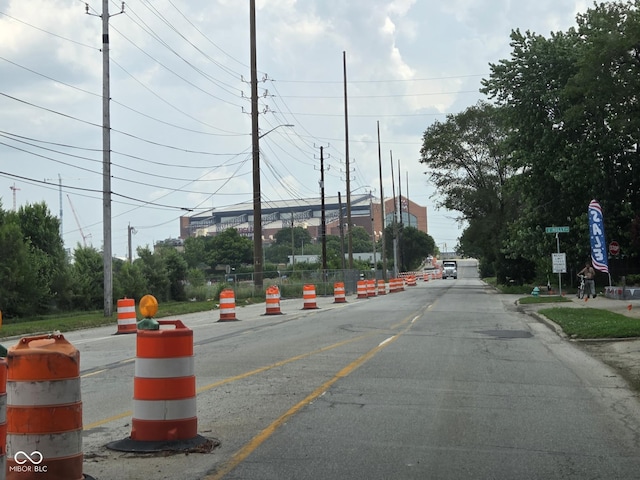 624 Warren Ave, Indianapolis, IN 46221 - view of asphalt road featuring street lighting