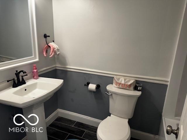 3815 Briar Rdg, Monrovia, IN 46157 - bathroom with toilet and a sink