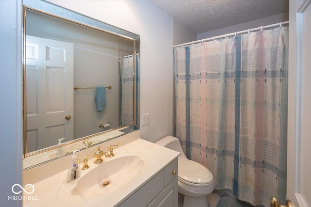 8315 Union Chapel Rd, Indianapolis, IN 46240 - bathroom featuring vanity and a textured ceiling