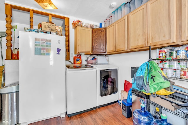 850 Duane St, Franklin, IN 46131 - laundry room with washing machine and clothes dryer and light wood-style floors