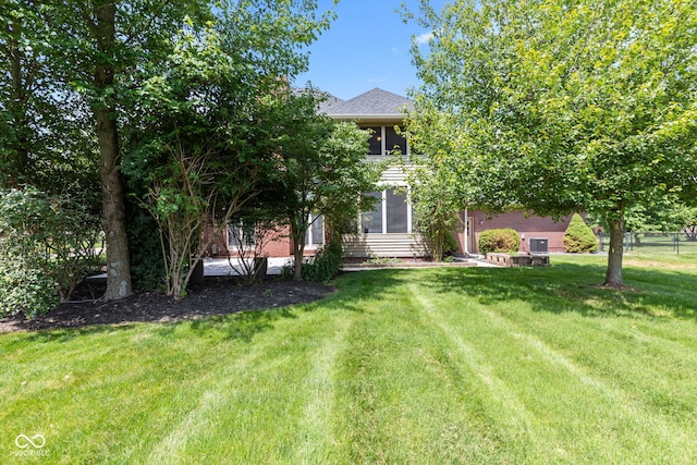 4465 W Woodbridge Ln, New Palestine, IN 46163 - view of front of property featuring a front lawn