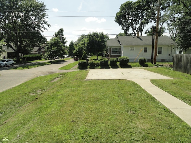 2502 N Harding St, Indianapolis, IN 46208 - view of yard