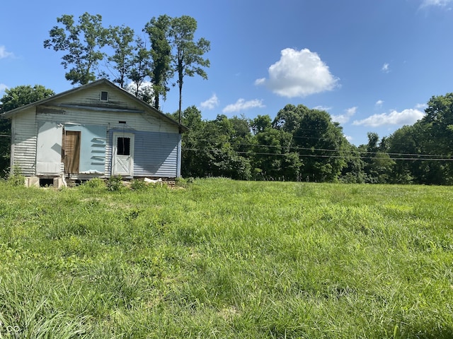 7111 W Tabor Hill Rd, Ellettsville, IN 47429 - view of yard with a storage shed