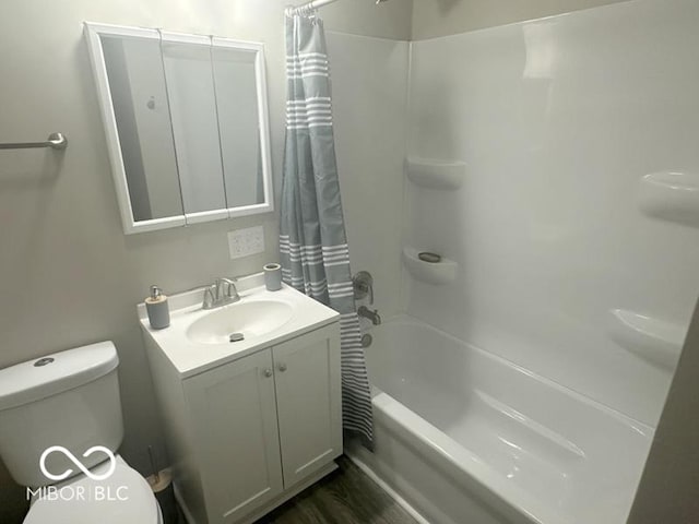 1306 Woodbine Dr, Anderson, IN 46011 - full bath featuring vanity and shower / bath combo