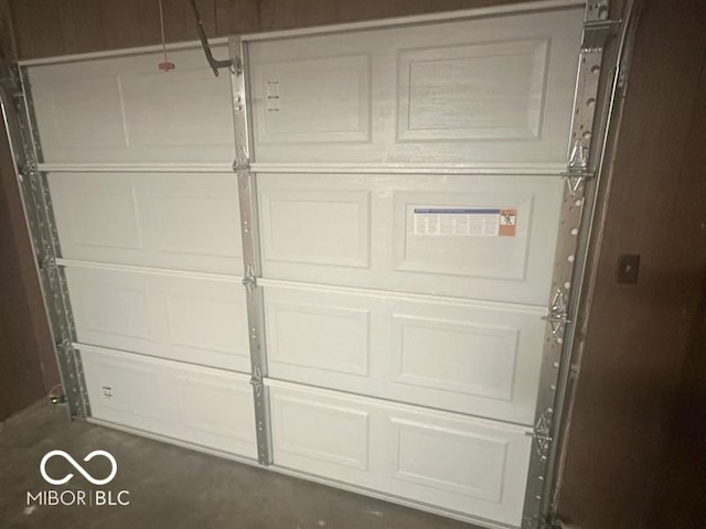 1306 Woodbine Dr, Anderson, IN 46011 - view of garage