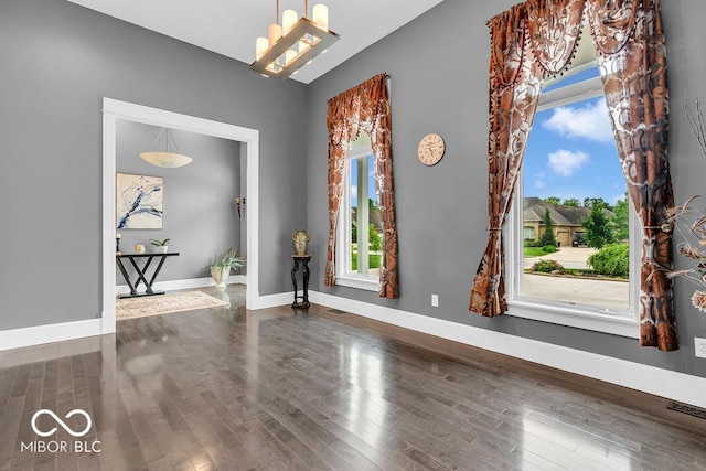 720 Willow Pointe N Dr, Plainfield, IN 46168 - entryway featuring wood finished floors and a chandelier