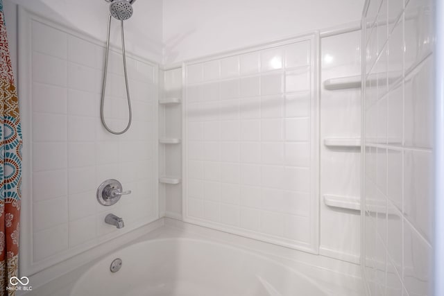 507 Redvine Dr, Sheridan, IN 46069 - bathroom featuring shower / bath combo