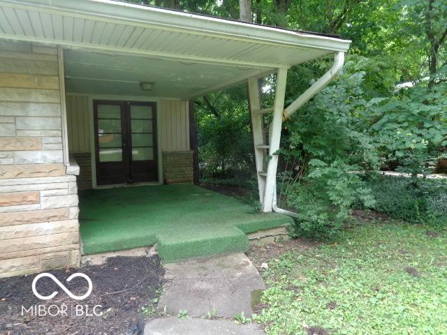 3253 W 34th St, Indianapolis, IN 46222 - view of yard with french doors