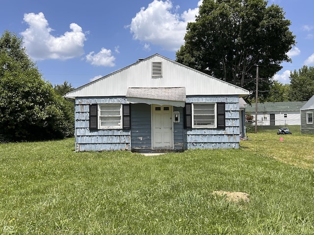 2138 Admiral Dr, Indianapolis, IN 46219 - bungalow with a front yard