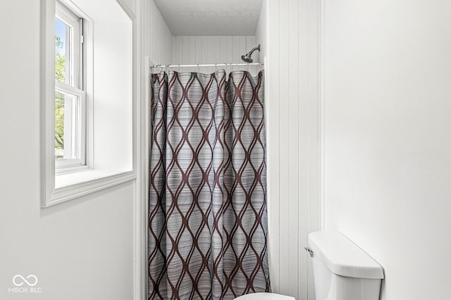 777 Sycamore St, Westfield, IN 46074 - full bathroom featuring a shower with curtain and a textured ceiling