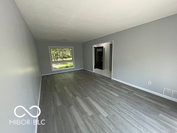 9458 Fordham St, Indianapolis, IN 46268 - photo 4