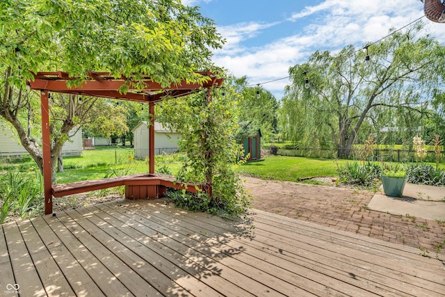 6329 Whitaker Farms Dr, Indianapolis, IN 46237 - deck featuring a storage shed and a fenced backyard