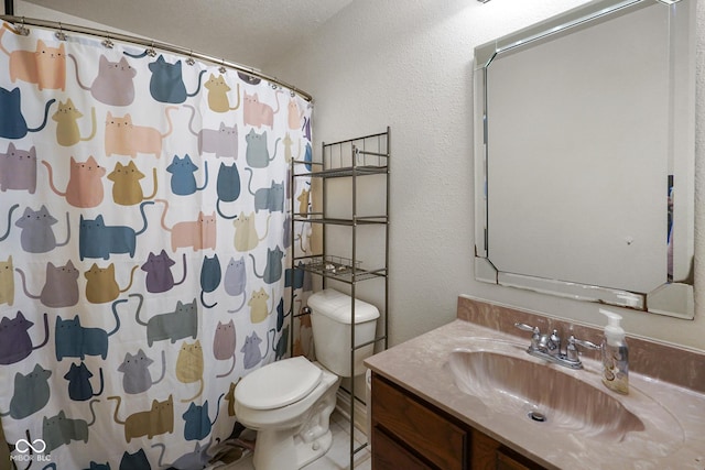 3075 W Crosscreek Dr, Monrovia, IN 46157 - full bathroom featuring vanity, curtained shower, and a textured wall