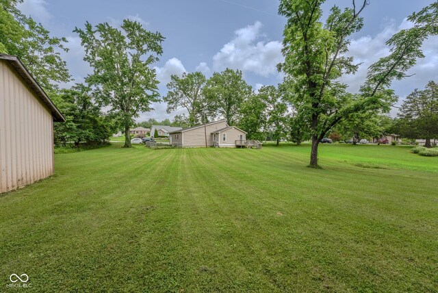 1905 W Brownstown Rd, North Vernon, IN 47265 - view of green lawn