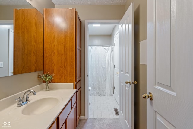 8754 Lily Ct, Zionsville, IN 46077 - bathroom featuring vanity and curtained shower