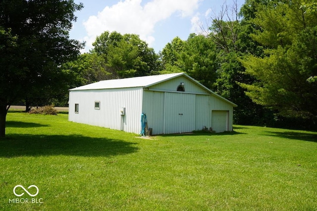 5586 S 200 E, Franklin, IN 46131 - view of pole building with a yard
