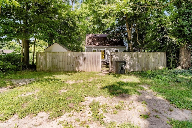 3709 Central Ave, Indianapolis, IN 46205 - view of yard