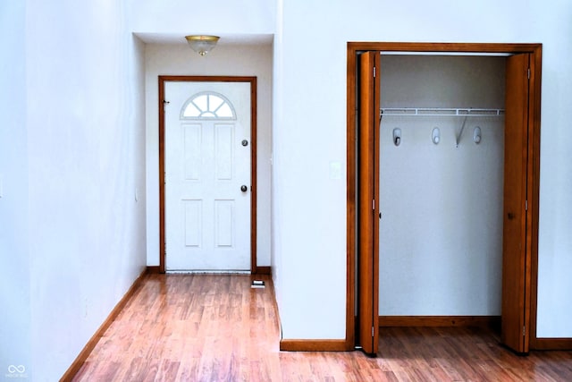 3363 Paddington Dr, Columbus, IN 47203 - foyer entrance featuring wood finished floors and baseboards