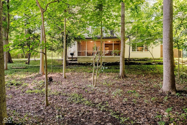 6280 N Chester Ave, Indianapolis, IN 46220 - view of yard with a sunroom