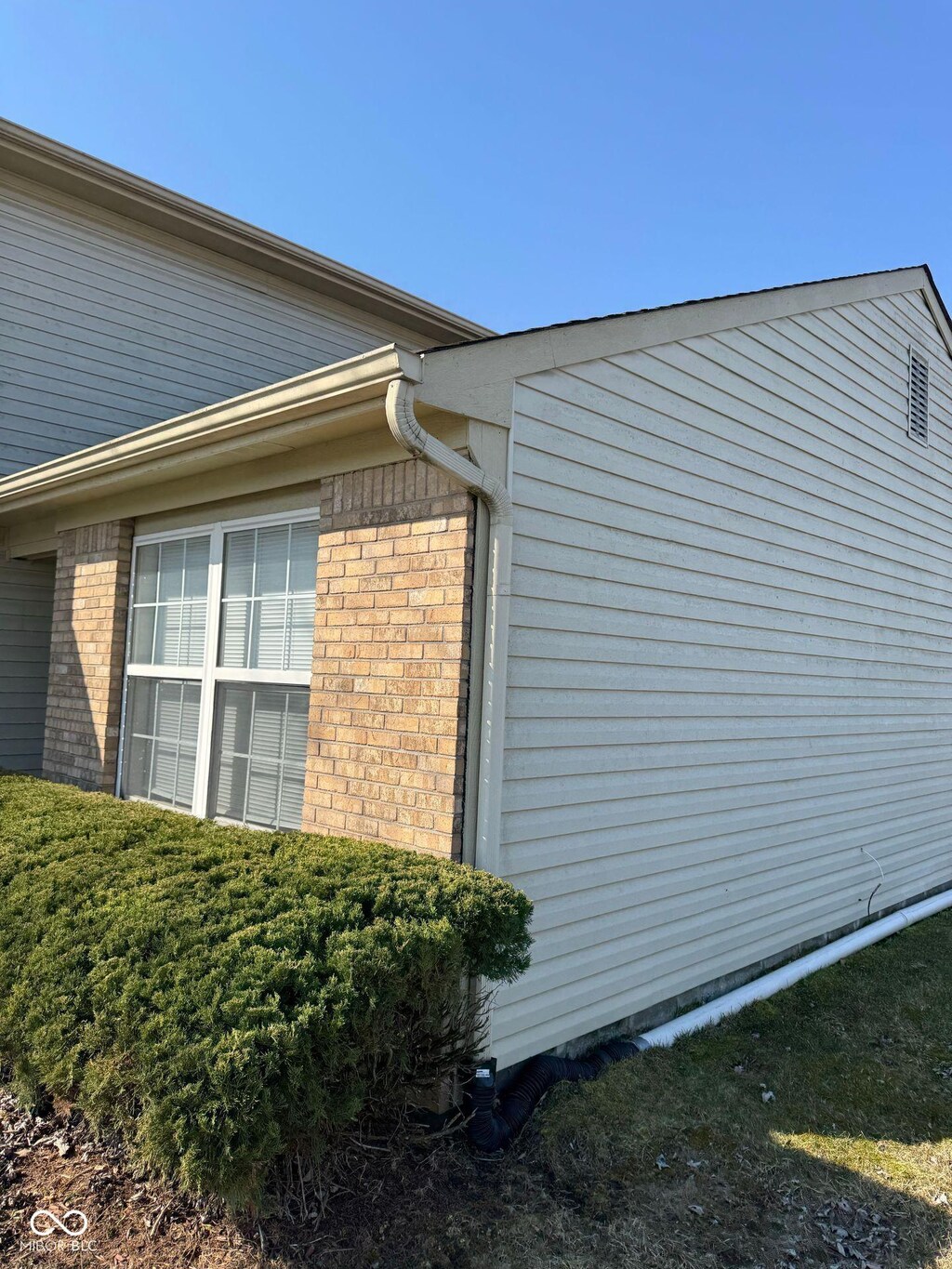 4408 Vestry Pl, Indianapolis, IN 46237 - view of side of home with brick siding