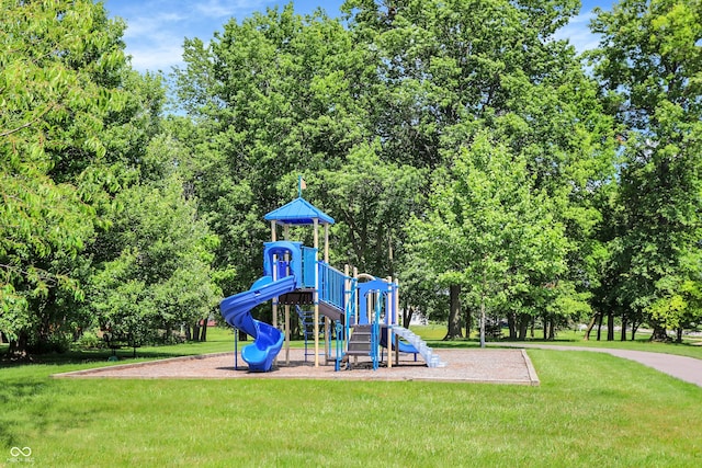 6298 Briargate Dr, Zionsville, IN 46077 - community play area with a yard and view of wooded area